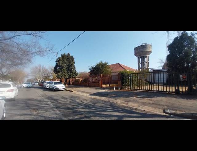 3 BEDROOM HOUSE FOR SALE IN SUNNYRIDGE